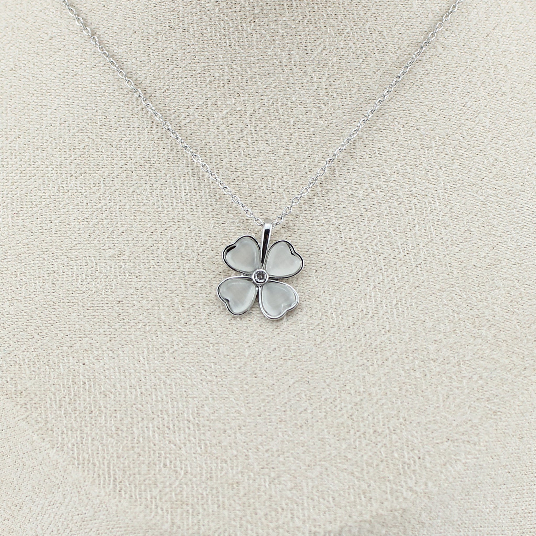 Pure Clover Bloom Pendant Necklace