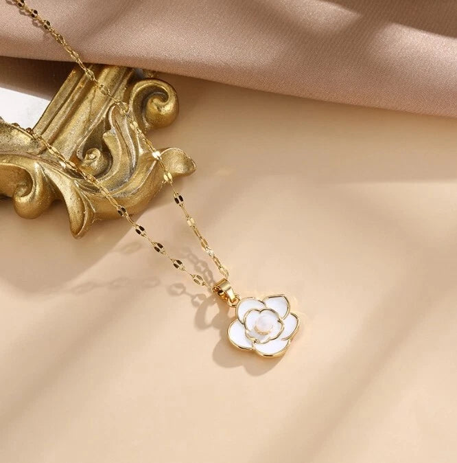 Iridescent Heart Bloom Necklace